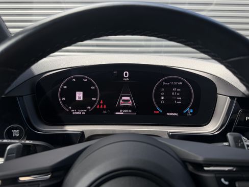 Used 2024 Porsche Cayenne AWD/4WD image 20