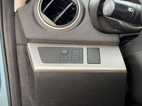 Used 2010 MAZDA MAZDA3 i Touring image 17