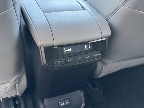 Certified 2022 Toyota Highlander XLE image 10