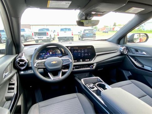 New 2026 Chevrolet Equinox LT w/ Safety and Technology Package image 35