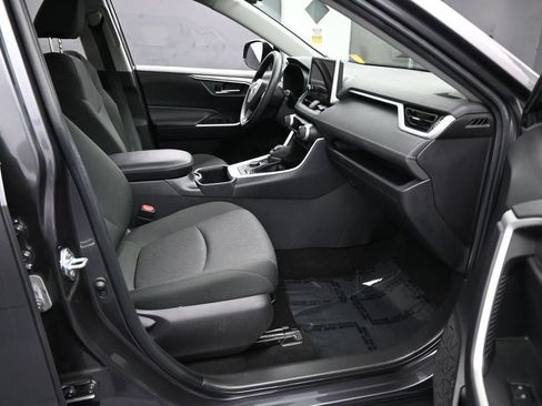 Used 2024 Toyota RAV4 XLE AWD/4WD image 36