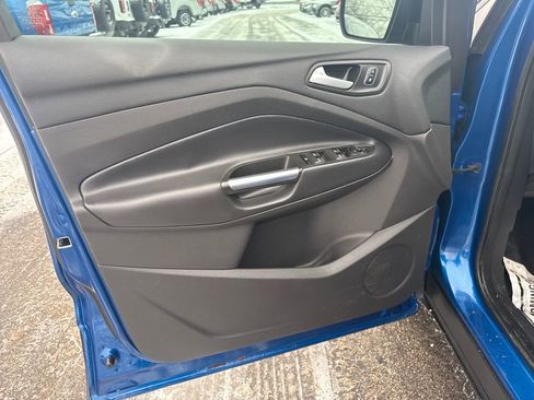 Used 2017 Ford Escape SE w/ Equipment Group 201A image 27