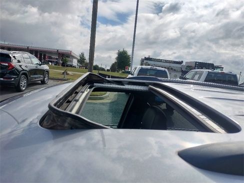 Used 2017 Jeep Grand Cherokee Limited image 22