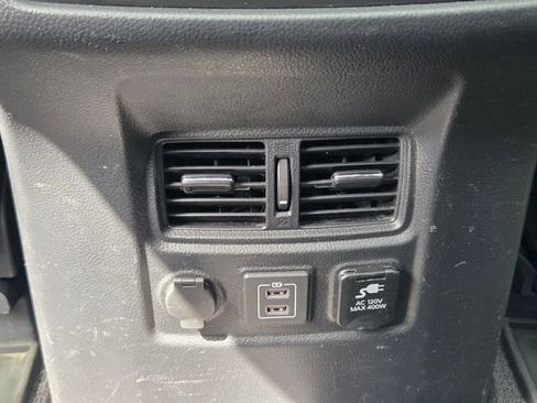 Used 2020 Nissan Titan SL w/ Moonroof Package image 10