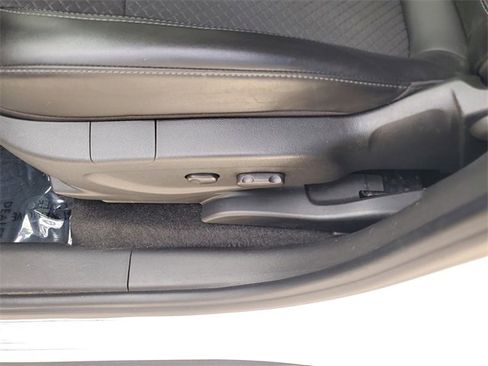 Used 2022 Buick Encore Preferred w/ Safety Package image 21
