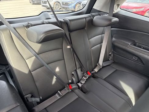 Used 2022 Honda Pilot Touring image 14