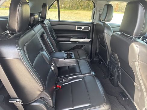 Used 2024 Ford Explorer XLT w/ Equipment Group 202A image 22