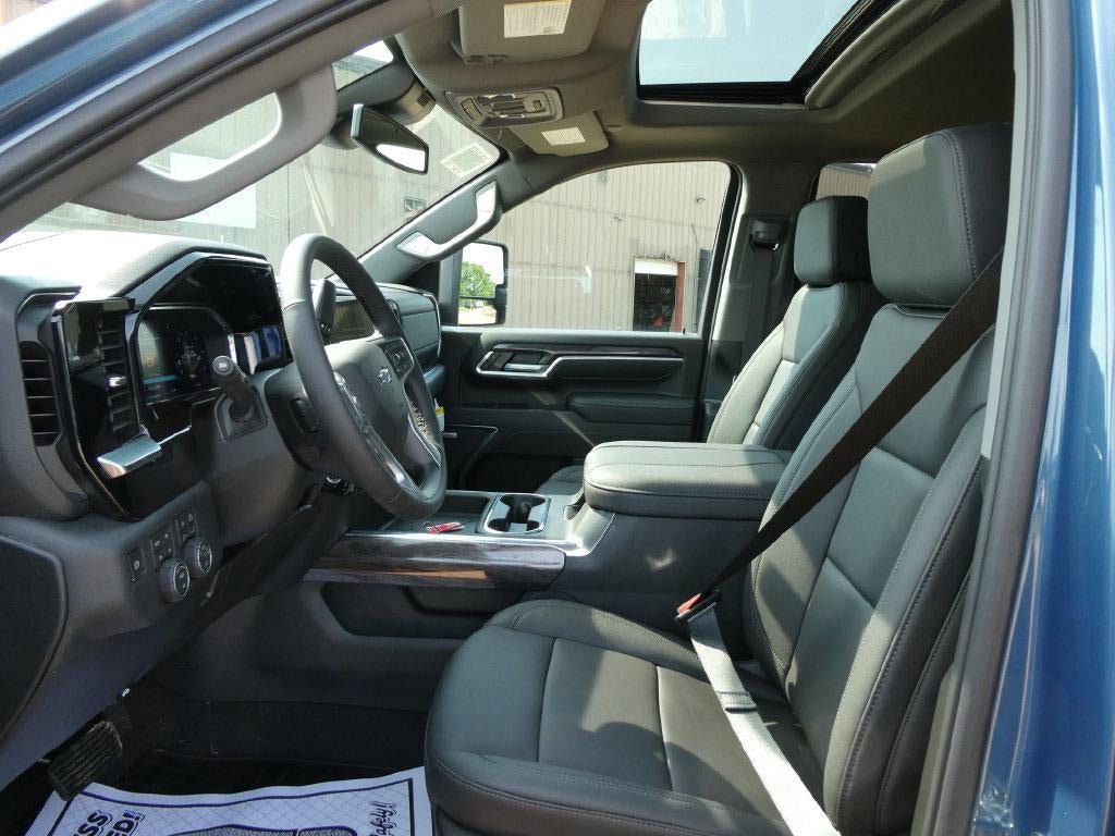 New 2026 Chevrolet Silverado 2500 LTZ w/ LTZ Plus Package AWD/4WD image 17