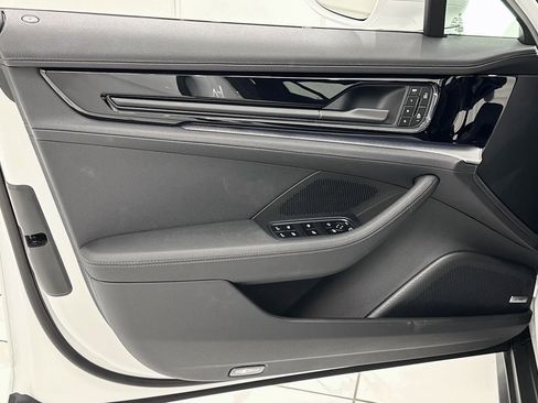 Certified 2024 Porsche Panamera 4 image 21