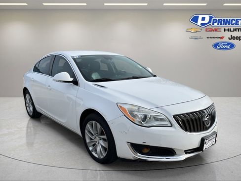 Used 2016 Buick Regal image 1