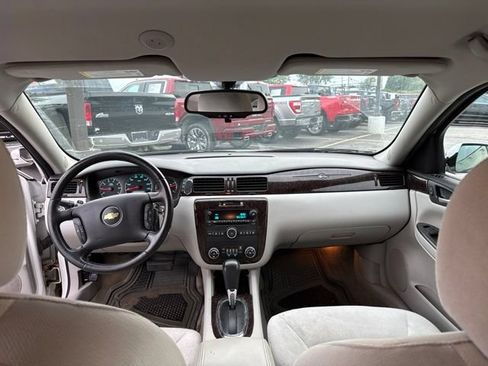 Used 2013 Chevrolet Impala LT FWD image 12