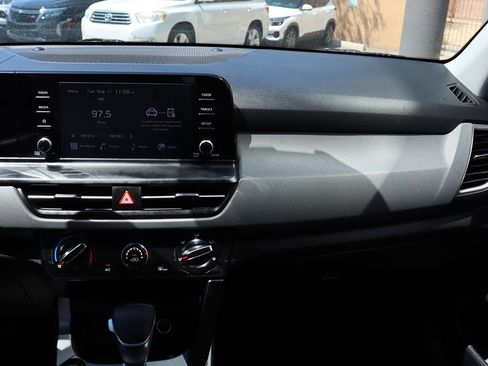 Used 2024 Kia Seltos LX AWD/4WD image 44