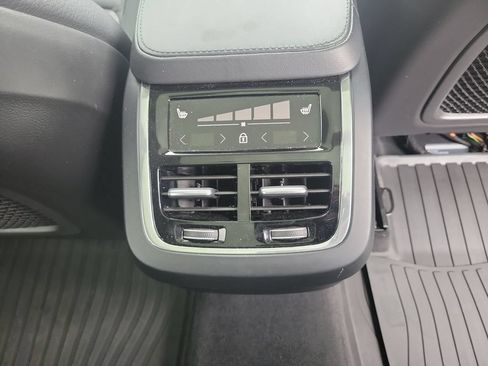 Used 2024 Volvo XC90 B5 Plus w/ Protection Package Premier AWD/4WD image 21