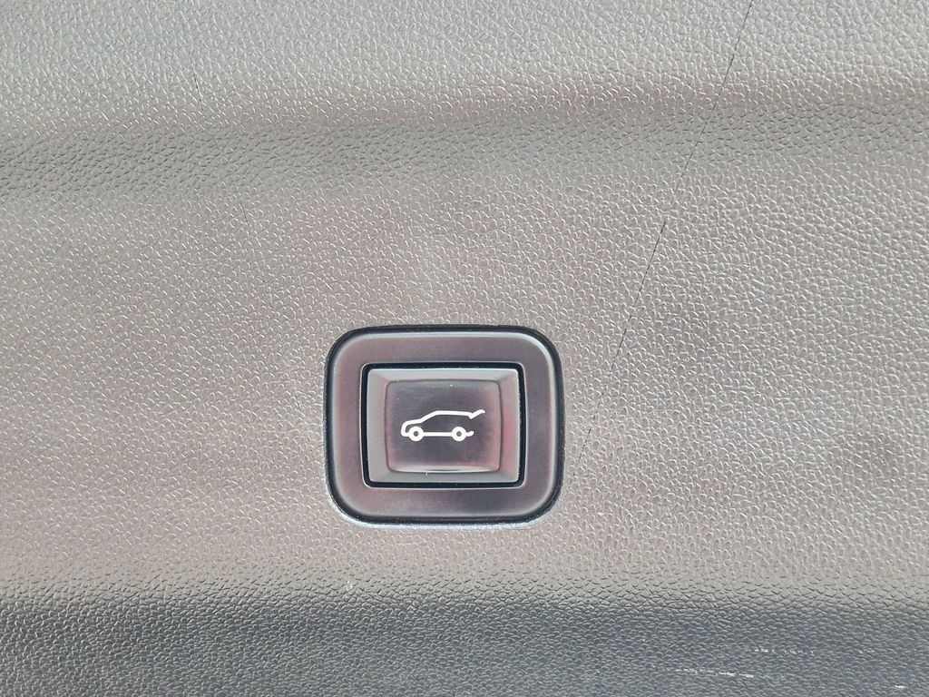 Used 2023 Chevrolet Tahoe LT AWD/4WD image 28