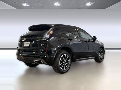 Used 2024 Cadillac XT4 Sport w/ Cold Weather Package FWD image 9