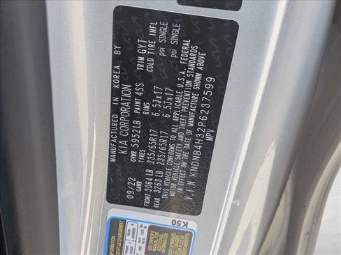 Used 2023 Kia Carnival LX image 22