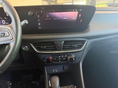 Used 2025 Buick Encore GX Preferred FWD image 17