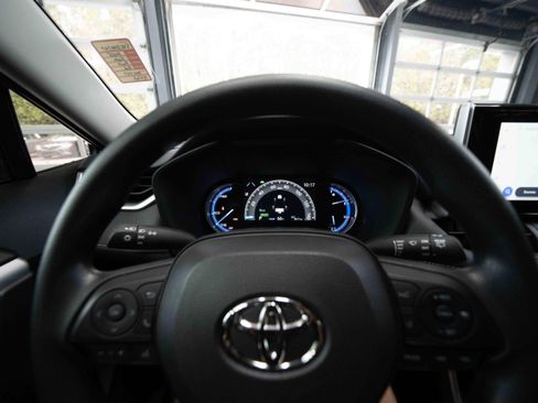 Used 2025 Toyota RAV4 LE image 15