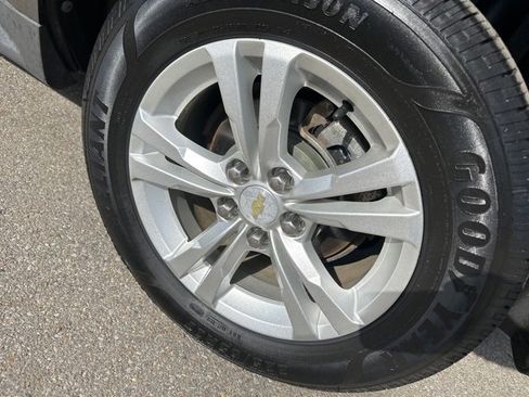 Used 2010 Chevrolet Equinox LT w/ Vehicle Interface Package image 24