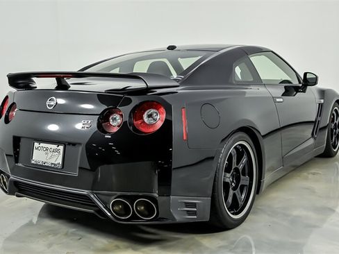 Used 2014 Nissan GT-R Track Edition AWD/4WD image 9