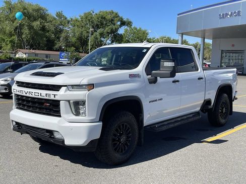 Used 2022 Chevrolet Silverado 2500 LTZ w/ LTZ Plus Package AWD/4WD image 3