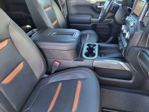 Used 2020 GMC Sierra 1500 AT4 w/ Off-Road Performance Package image 11