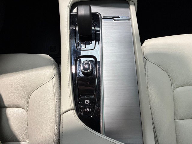 Used 2024 Volvo XC90 B5 Core w/ Protection Package Premier AWD/4WD image 23