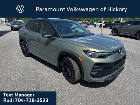 New 2026 Volkswagen Tiguan SE R-Line FWD image 4