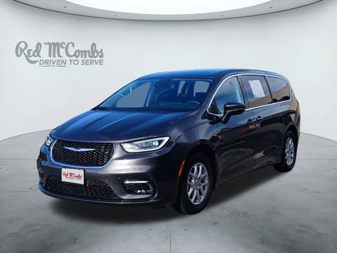 Used 2023 Chrysler Pacifica Touring-L image 1