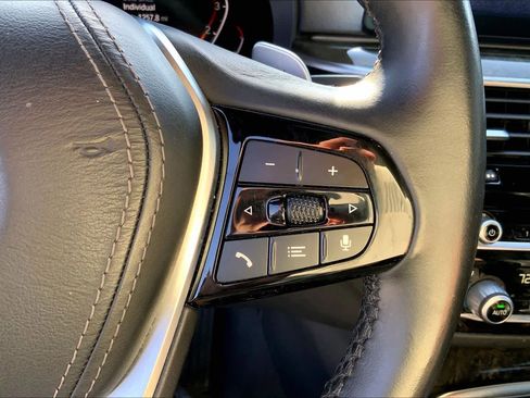 Used 2020 BMW 540i w/ Premium Package image 24