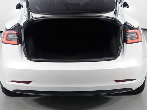 Used 2023 Tesla Model 3 Standard Range image 10