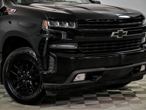 Used 2019 Chevrolet Silverado 1500 RST image 2