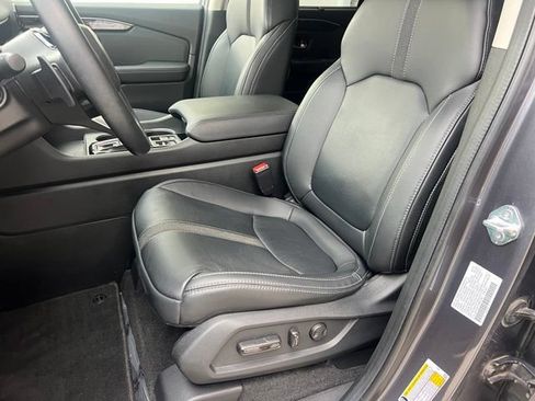 Certified 2023 Honda Pilot Touring image 6