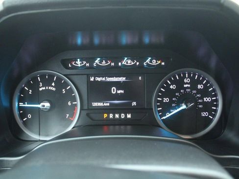 Used 2020 Ford Expedition XLT image 18