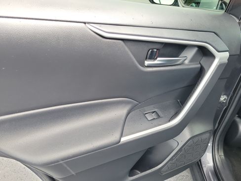 Certified 2021 Toyota RAV4 XLE Premium AWD/4WD image 14
