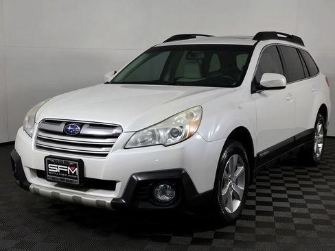 Used 2014 Subaru Outback 2.5i Limited AWD/4WD image 3