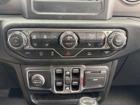 Certified 2022 Jeep Wrangler Unlimited Sport AWD/4WD image 33