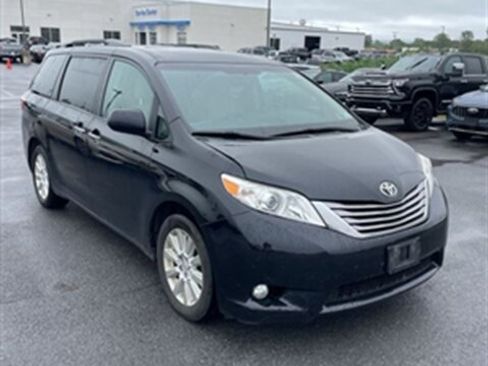Used 2015 Toyota Sienna XLE w/ XLE Navigation Package AWD/4WD image 12