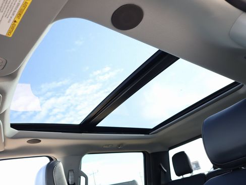 New 2026 Ford F250 Lariat w/ Black Appearance Package image 17