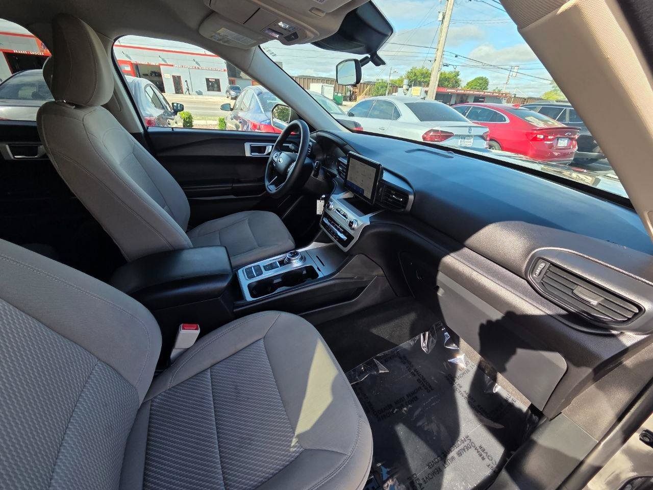 Used 2021 Ford Explorer 2WD image 16