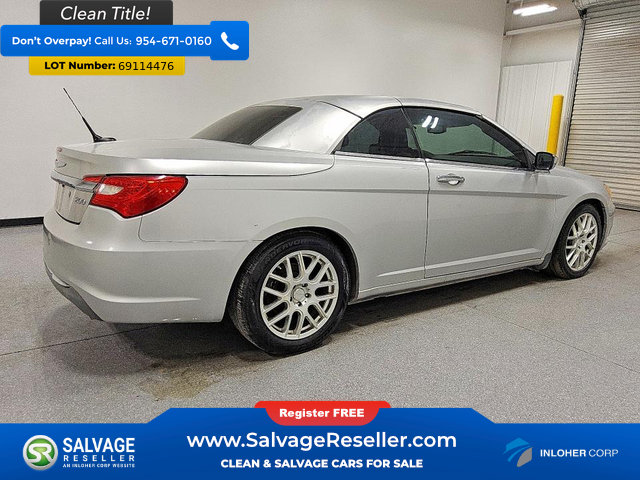 Used 2011 Chrysler 200 Limited FWD image 4