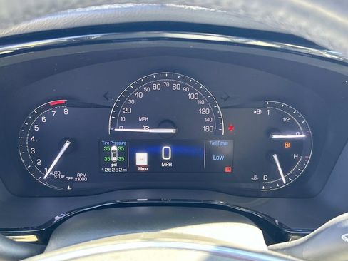 Used 2017 Cadillac XT5 Premium Luxury FWD image 36