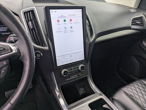 Used 2024 Ford Edge Titanium image 14