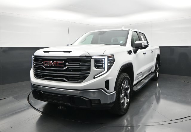 Used 2023 GMC Sierra 1500 SLT w/ SLT Premium Package AWD/4WD image 4