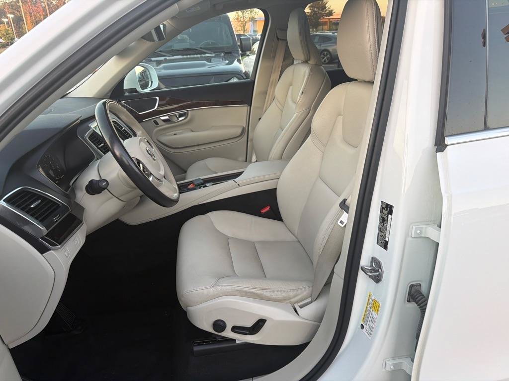 Used 2019 Volvo XC90 T6 Momentum w/ Protection Package Premier AWD/4WD image 15