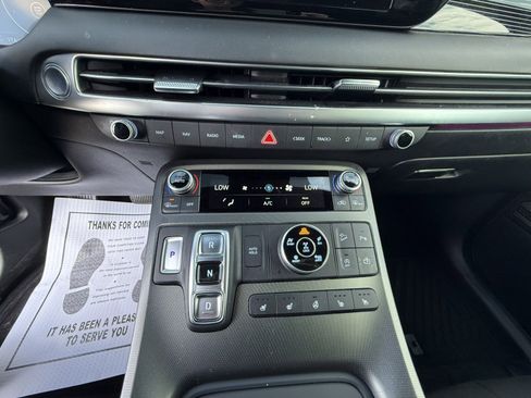 Used 2024 Hyundai Palisade Calligraphy image 15