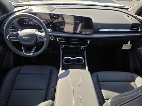 New 2025 Chevrolet Traverse LT w/ Driver Confidence Package image 20