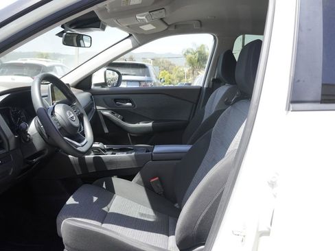 Used 2023 Nissan Rogue SV FWD image 15