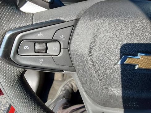Used 2025 Chevrolet Trax LT FWD image 25