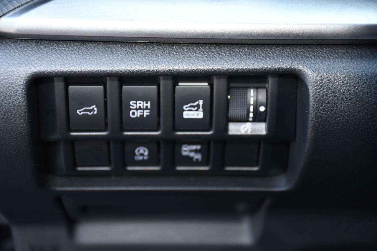 Used 2023 Subaru Forester Premium AWD/4WD image 29